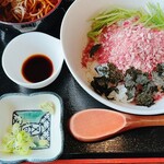 目分料 - 牛とろ丼 