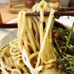 みそまぜそば(並)、麺リフトアップ