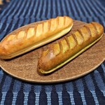 ル・シュクレクール - ｢ヴィエノワ｣376円 左はクレーム オ ブール 右は抹茶　冷やして食べます！水分量多めのもっちりとした生地が最高！