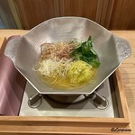 御料理 寺沢 - 茗荷､野蜀葵､白髪葱､玉菜の刻みととも