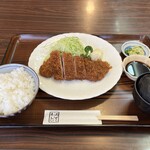 とんかつ 井筒 - 特選もち豚 ロースカツ定食 (1500円)