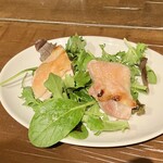 ワイン屋バール - 2時間半、4,280円ノミホ付きコース、地鶏の特選熟成ももグリル