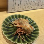 鮨こまつ - おにえびの頭（食べれません）