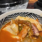 炭焼ホルモン えいた - この写真ではわからないけど干しエビ