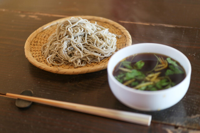 Soba Kiri Momoyo Zuki photo 3