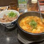 カルビ丼とスン豆腐専門店 韓丼 - 料理写真: