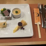 Bistro Fujiyama - 前菜(クレープの中はサーモン)