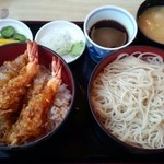 更科 - 天丼ともりそばのセット(¥1250－)
            天丼のタレは結構甘めです