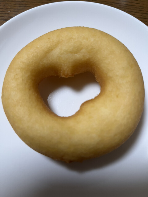 不思議の国のアリス♥️ドーナツ HUGSY DOUGHNUT/ハグジードーナツ (@hugsydoughnut) · Tama-shi