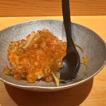 SUSHI TOKYO TEN、 - いくらの松前漬け　シャリを敷いて