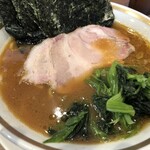家系ラーメン大ちゃん - カエシ強め　煌めく鶏油