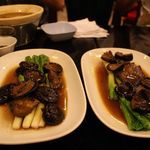 Scala Shark-Fin - 椎茸と貝柱とカナのオイスター炒め500バーツ