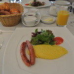 ヴェル・ボワ - オムレツ　ソーセージ添え