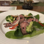 ゲストハウス・ヒルトップ - 前菜のローストビーフサラダ