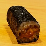こま田 - ムラサキウニの細巻き。海苔は愛知産です