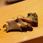 こま田 - この蒸し蝦夷鮑の旨味が口中で爆発しました