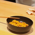 こま田 - 長崎だったかな、ムラサキウニです。これから細巻きにします