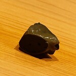 こま田 - 蝦夷鮑の内臓から取り出した肝