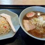 紅龍 - ラーメン¥600、半チャーハン¥350