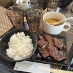 牛タンの店 赤間精肉店 - 