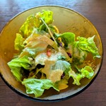 Pigro - セットメニューについてくるサラダ。ドレッシングが美味しいとの口コミ通りに美味しい味のドレッシングでした。