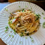 Pigro - Aセットメニューから女房選択の和風パスタ　女房が頼まなければ私が頼みたかったメニュー。具沢山で大変美味しかったとのこと。