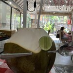 Umah Pizza - ココナッツ丸ごと冷え冷え！