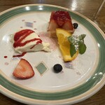 パルテノペ - 苺タルトとパンナコッタ