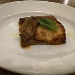 パルテノペ 恵比寿店 - 温前菜　茄子とチーズの重ね焼き