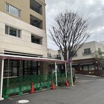 ル・コワンヴェール パトリック・ルメル - 廃業しそのままになっているホテル