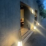 295791182 - 