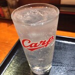 広島流つけ麺 からまる - 「レモンサワー」（500圓）。