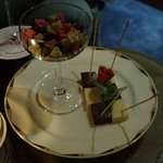 オーセントホテル小樽　キャプテンズ・バー - オリジナルの生チョコレートとキスチョコ