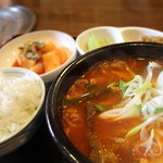 韓国家庭料理 ソウル家 - ユッケジャンスープ