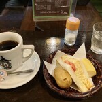 画廊喫茶 イーゼル - 全体図