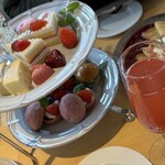 OVAL CAFE - 