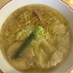 支那そば心麺 - 烏骨鶏の塩スープは美味い。
