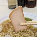 タカノ - チャーシューは脂無しタイプ。完全に脇役に徹している感じ。