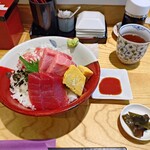 海鮮丼 福貫 - 6種の日替わり目利き丼