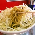 麺でる - ぽっぽ屋に匹敵しそう？な麺の太さ