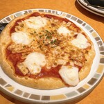 サイゼリヤ - バッファローモッツァレラピザ