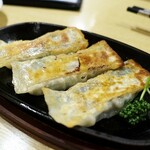 中国家庭料理 居酒屋 琳 - 春巻き入り棒餃子
