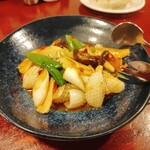 こまどり楼 - イカと野菜のピリ辛四川風炒め