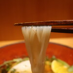 こころや - 大山蒸し鶏と湘南ゴールドうどん(冷)リフトアップ