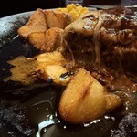 ダッチ - たっぷりチーズハンバーグ