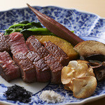 鉄板焼　銀明翠 - 香り高い黒毛和牛ステーキ