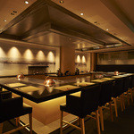 鉄板焼　銀明翠 - 店内メインカウンター