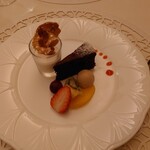 スタジオーネ - 