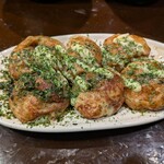 粉ひで - たこ焼きはシンプルに醤油味で