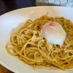 ペコペコ - カルボナーラ温玉乗せ